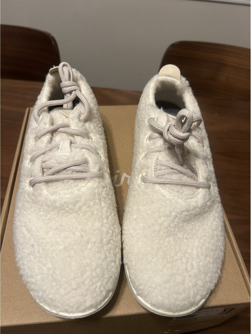 NEW ALLBIRDS WOOL RUNNER FLUFF WHITE SHOES LACE UP SNEAKER SHERPA MENS SIZE 9